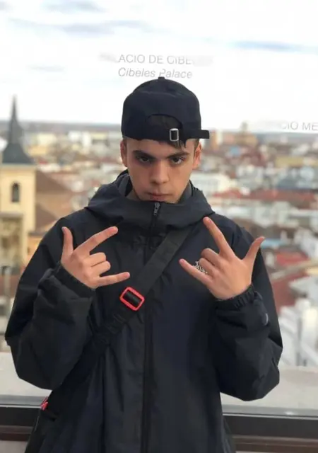 Я Erik, 25, знакомлюсь на одну ночь в Фрага