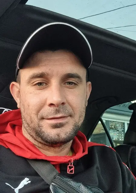 Алекс из Луганска, ищу на сайте знакомства на одну ночь