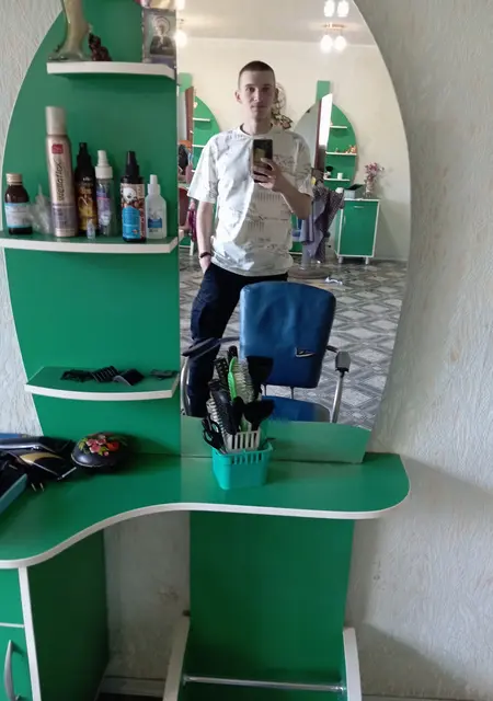 Кирилл з Амвросіївки, шукаю на сайті знайомства на одну ніч