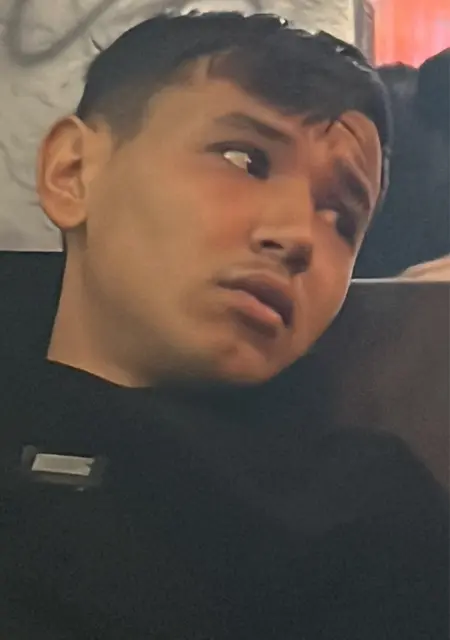 Я Асадбек, 20, из Ташкента, ищу знакомство для общения