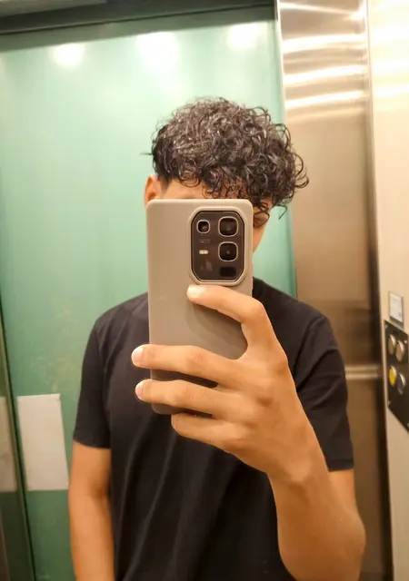 Soy Camilo, 18 años de Madrid, busco conocer gente para lío de una noche