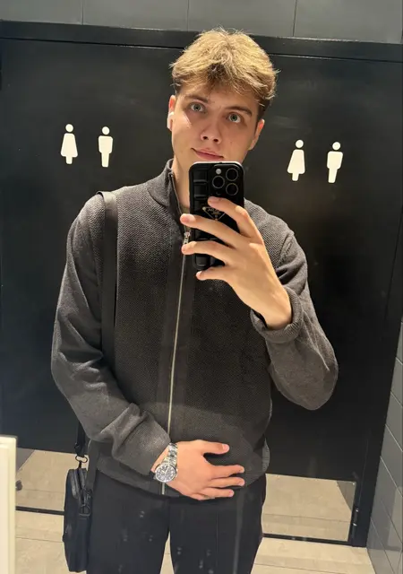 Nikita из Батуми, мне 19, познакомлюсь для общения