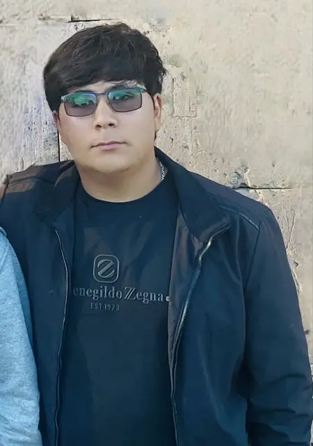 Я Sevak, 18, знакомлюсь на одну ночь в Ереване