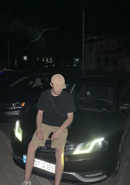 Я Vlad, 21, из Черкасс, ищу знакомство для приятного времяпровождения