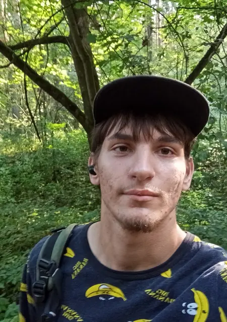 Дима из Гродно, мне 20, познакомлюсь на одну ночь