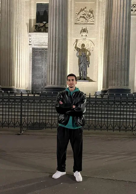 Я Ahmed, 19, из Караганды, ищу знакомство для совместных путешествий