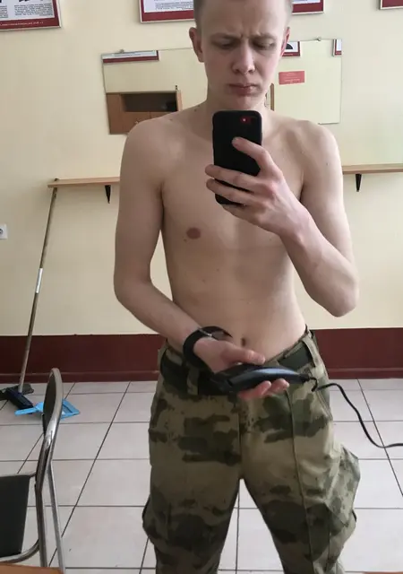 Я Захар, 20, знакомлюсь без обязательств в Киеве