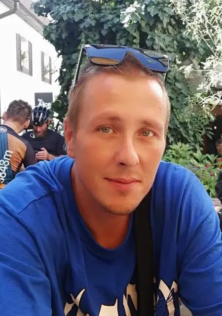 Adam из Брно, ищу на сайте знакомства на одну ночь