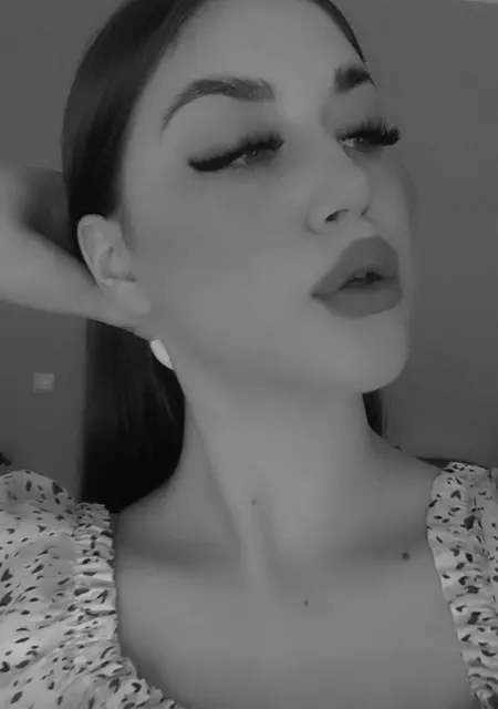 Я Элиза, 24, знакомлюсь для приятного времяпровождения в Илкстон