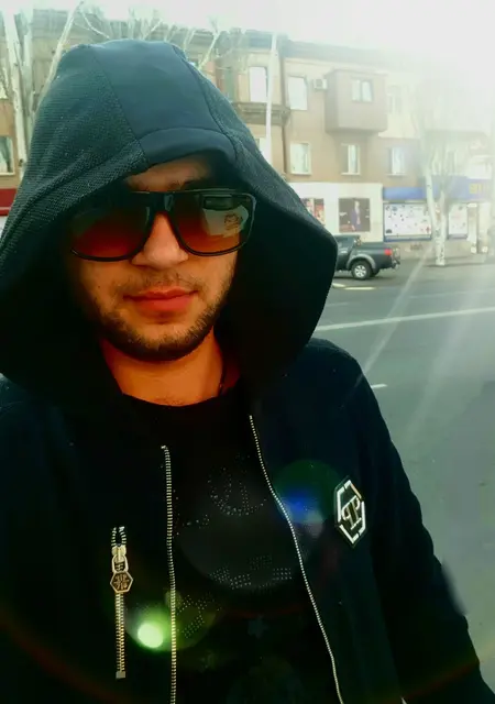 Илья из Кишинёва, ищу на сайте знакомства без обязательств