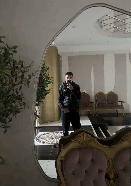 Я Аслан, 18, из Тбилиси, ищу знакомство для постоянных отношений