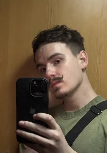 Я Макс, 21, из Винницы, ищу знакомство для приятного времяпровождения