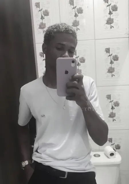 Я Eduardo, 18, из Крус-даз-Алмас, ищу знакомство для приятного времяпровождения