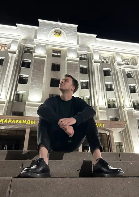 Я Александр, 28, из Шымкента, ищу знакомства на одну ночь