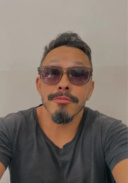 Marcos из Сан-Висенти, ищу на сайте знакомства на одну ночь