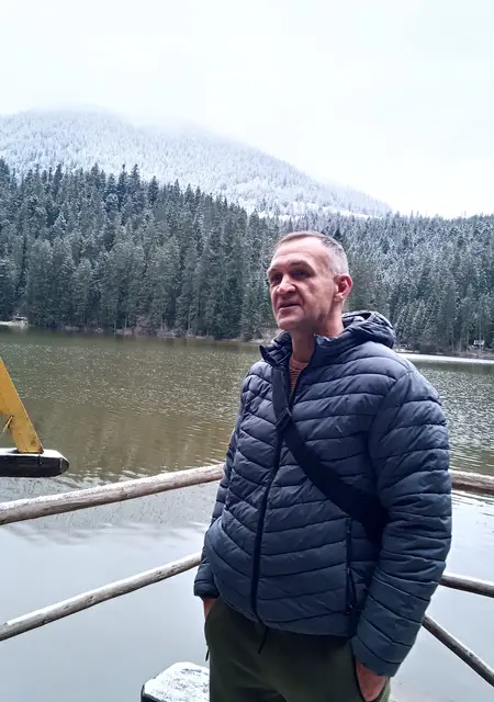 Alex из Ровно, мне 45, познакомлюсь для общения