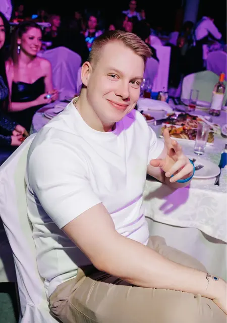 Я Антон, 25, знакомлюсь без обязательств в Вене