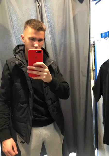 Дмитро из Луцка, мне 20, познакомлюсь на одну ночь