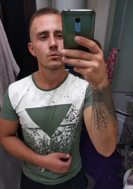 Я Евгений, 27, знакомлюсь для приятного времяпровождения в Луганске