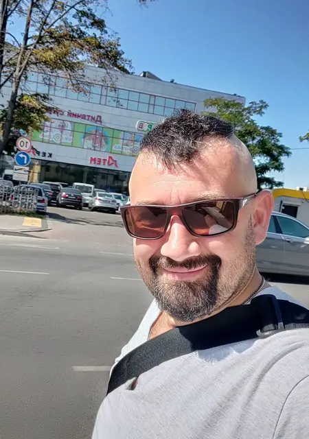 Urii из Львова, мне 42, познакомлюсь на одну ночь