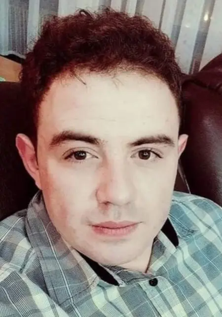 Я Robert, 27, знакомлюсь для открытые отношения в Ереване