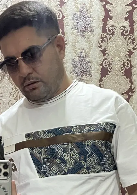 Арсен из Амстердама, ищу на сайте общение