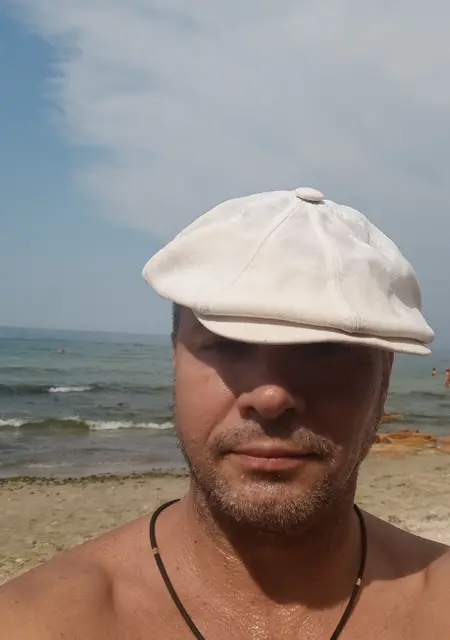 Алекс из Одессы, ищу на сайте постоянные отношения