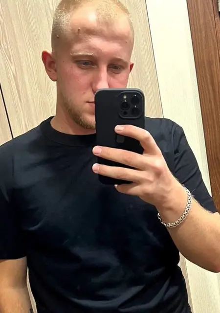 Я Гарик, 25, из Броваров, ищу знакомства без обязательств