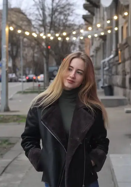 Я Карина, 20 років, знайомлюсь на одну ніч у Київ