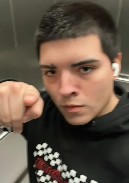 Я Renzo, 21, из Лимы, ищу знакомство для общения