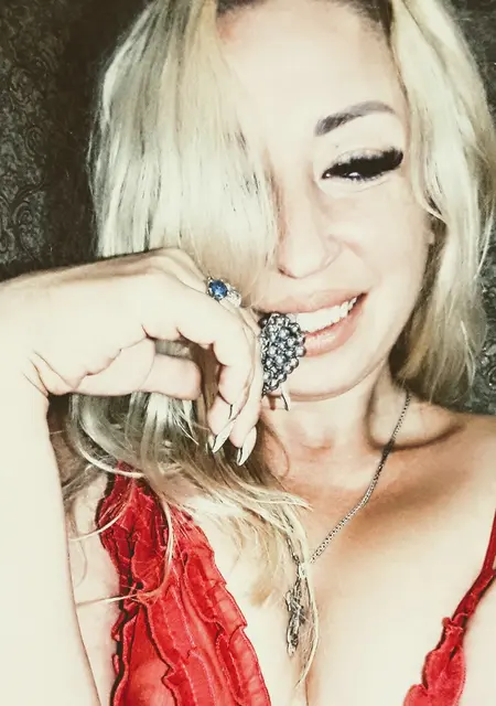 Лала из Киева, ищу на сайте приятное времяпровождение