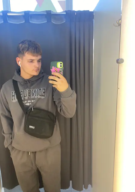 Микола из Житомира, мне 21, познакомлюсь для постоянных отношений