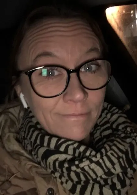 Linda из Стокгольма, мне 43, познакомлюсь