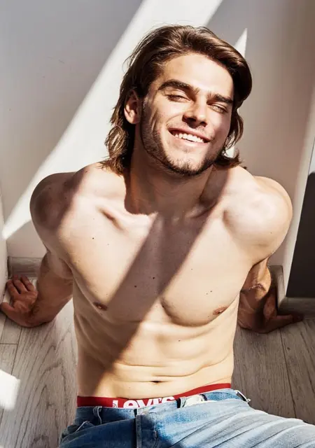 Я Max, 28, знакомлюсь для открытые отношения в Лондоне