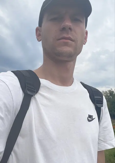 Я Vlad, 28, знакомлюсь для общения в Каменском