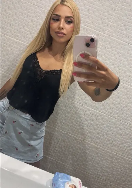 Lorena de Madrid, tengo 25 años, listo para conocer para lío de una noche