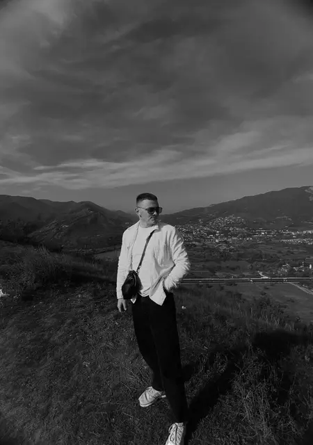 Олександр из Коло, мне 28, познакомлюсь для открытые отношения