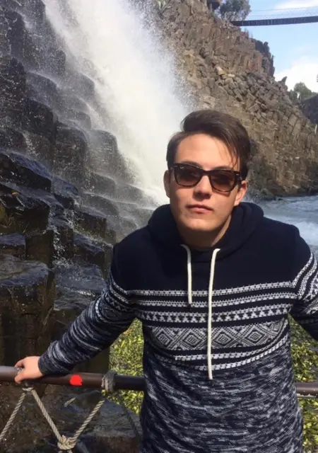 Iñaki из Мехико, мне 28, познакомлюсь без обязательств