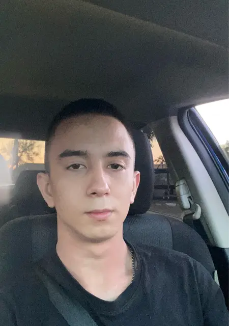 Я Роман, 20, из Днепра, ищу знакомства на одну ночь