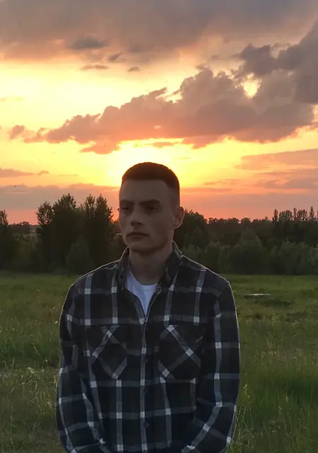 Евгений из Гомеля, мне 21, познакомлюсь без обязательств