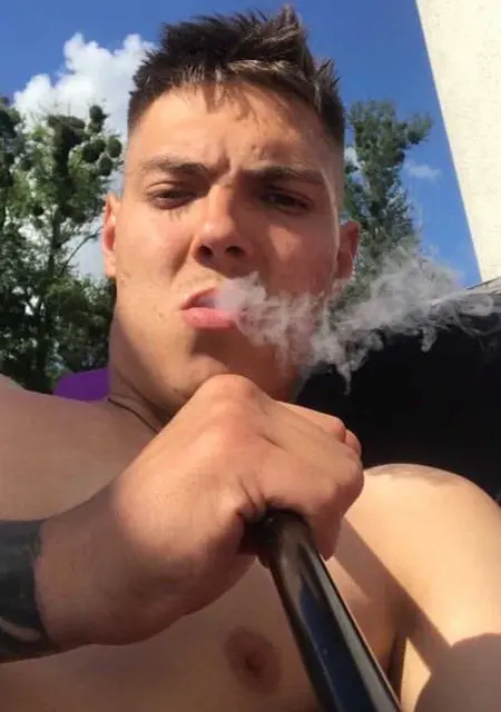 Я Александр, 26, из Харькова, ищу знакомства без обязательств