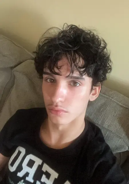 Iker Lopez из Мадрида, мне 18, познакомлюсь для вирта