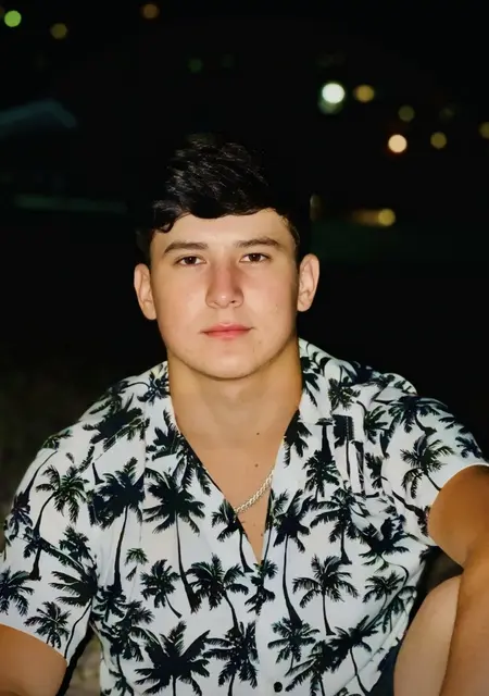 Axpop из Лондона, мне 18, познакомлюсь для открытые отношения