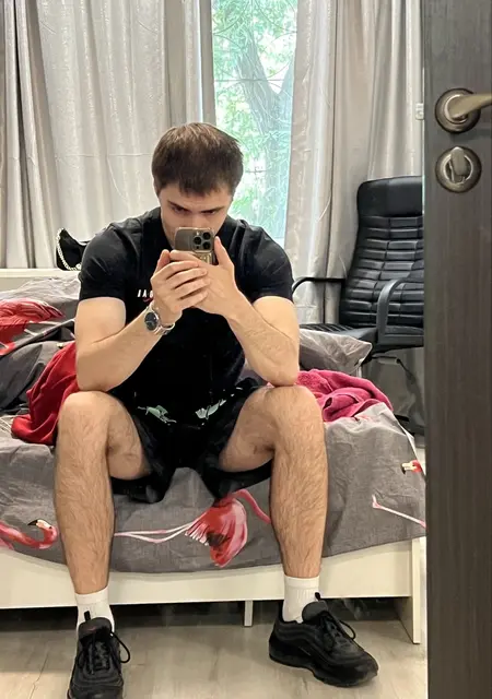 Я Александр, 24 років з Харкова, шукаю знайомство для відкриті стосунки
