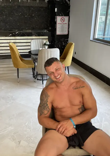 Я Max, 33, из Броваров, ищу знакомство для приятного времяпровождения