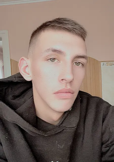 Я Володя, 19, из Львова, ищу знакомство для постоянных отношений