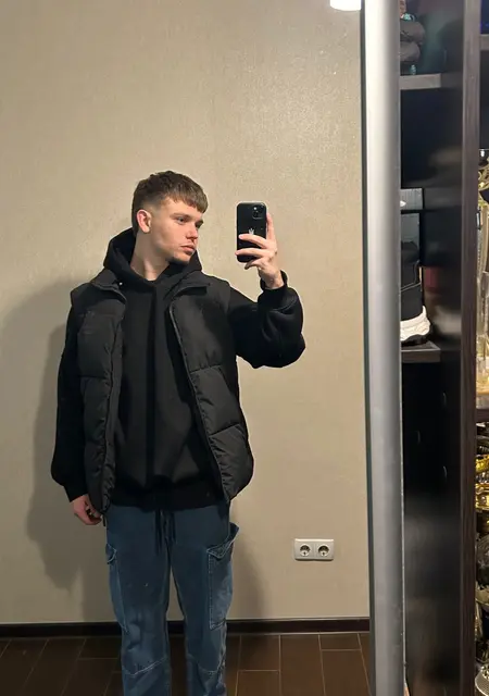 Я Den, 20, из Киева, ищу знакомства без обязательств