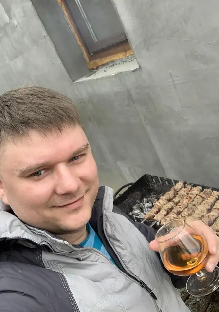 Я Денис, 33, из Луганска, ищу знакомства на одну ночь