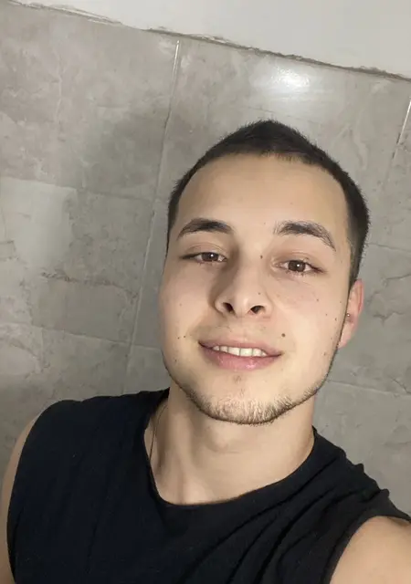 Gonzalo de San Sebastián, tengo 23 años, listo para conocer para lío de una noche