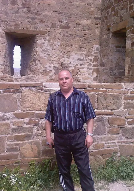 Vlad из Донецка, мне 54, познакомлюсь на одну ночь